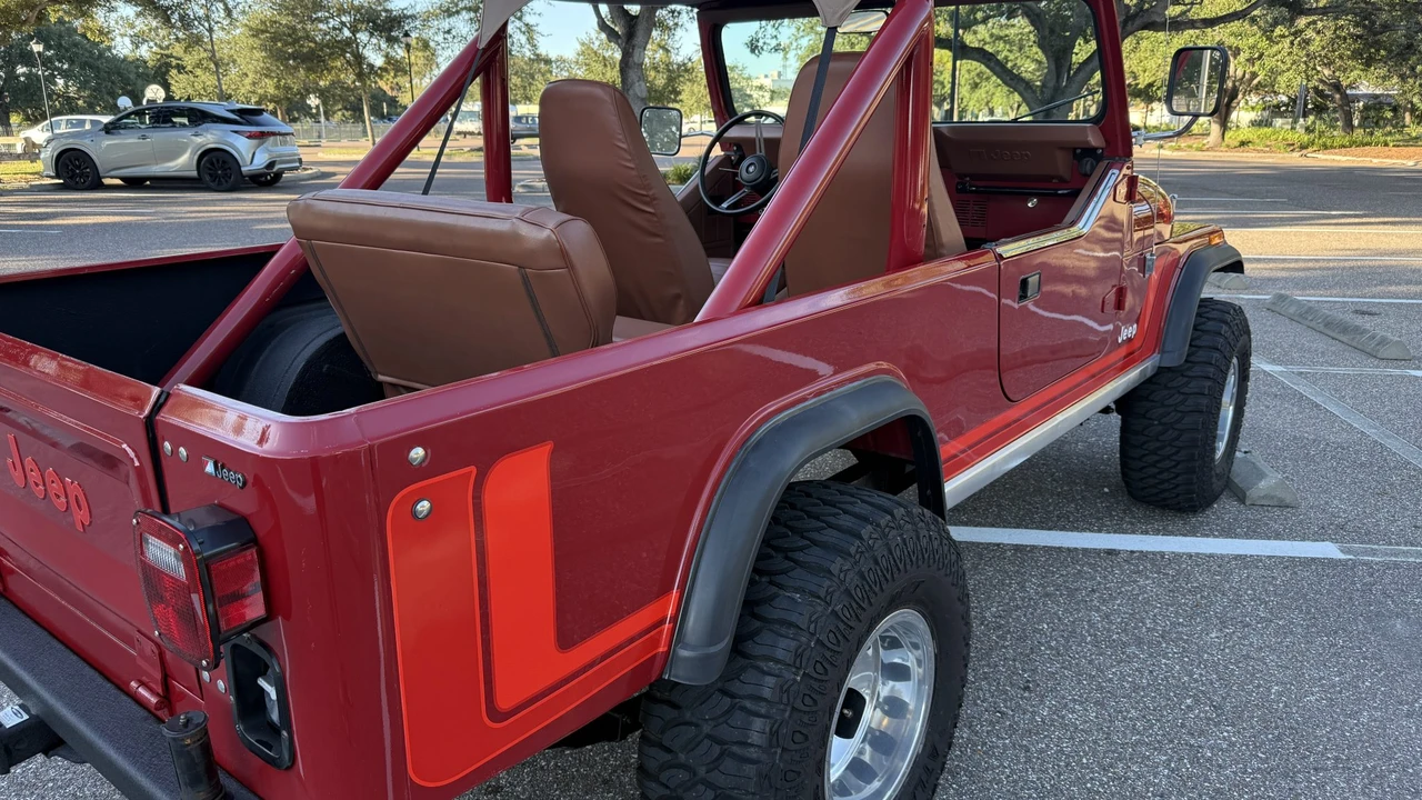 1982 Jeep CJ8 Scrambler - Image 7 of 31