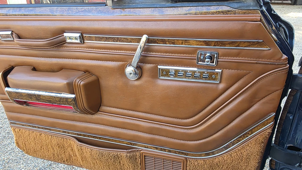 1983 Jeep SJ Wagoneer - Image 20 of 31