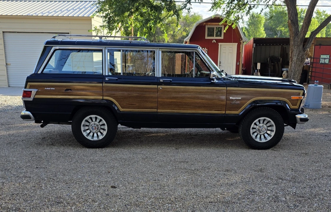 1983 Jeep SJ Wagoneer - Image 4 of 31