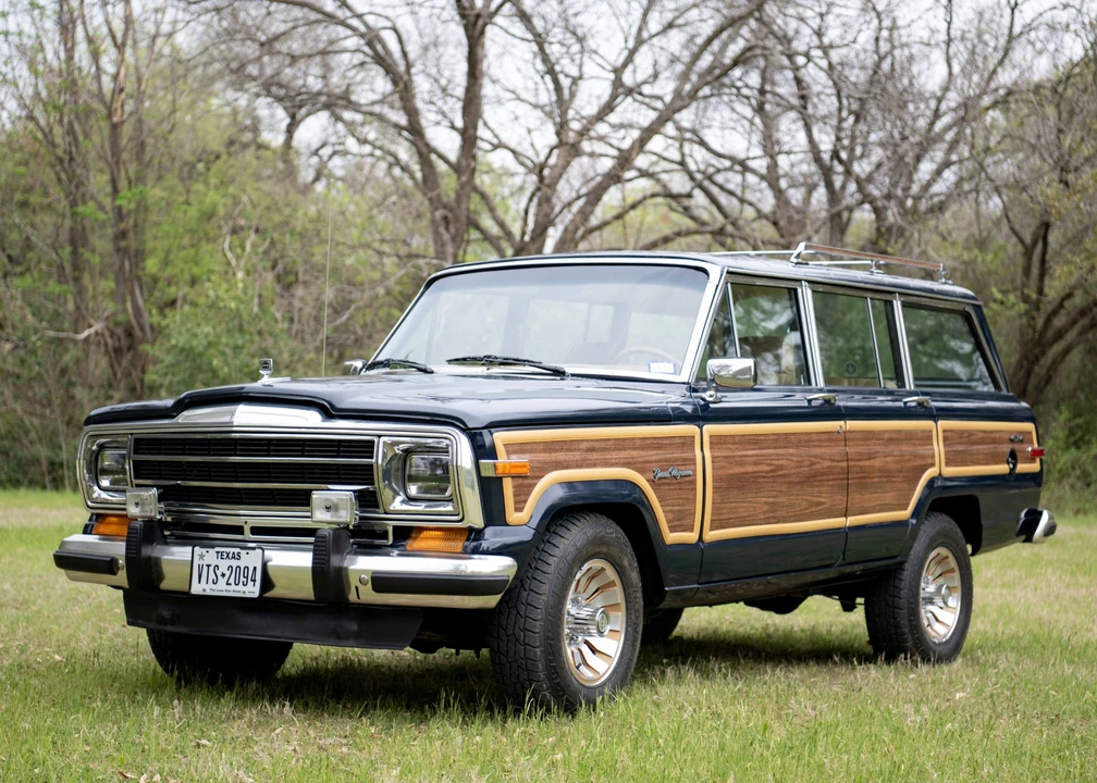 1987 Jeep SJ Grand Wagoneer - Image 2 of 31