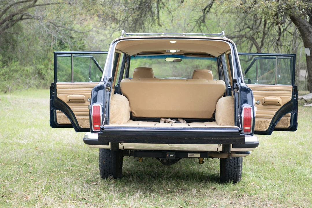 1987 Jeep SJ Grand Wagoneer - Image 18 of 31