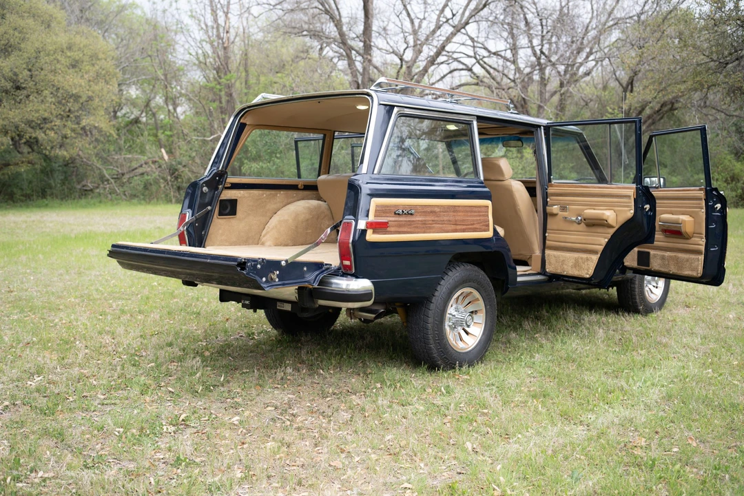 1987 Jeep SJ Grand Wagoneer - Image 17 of 31