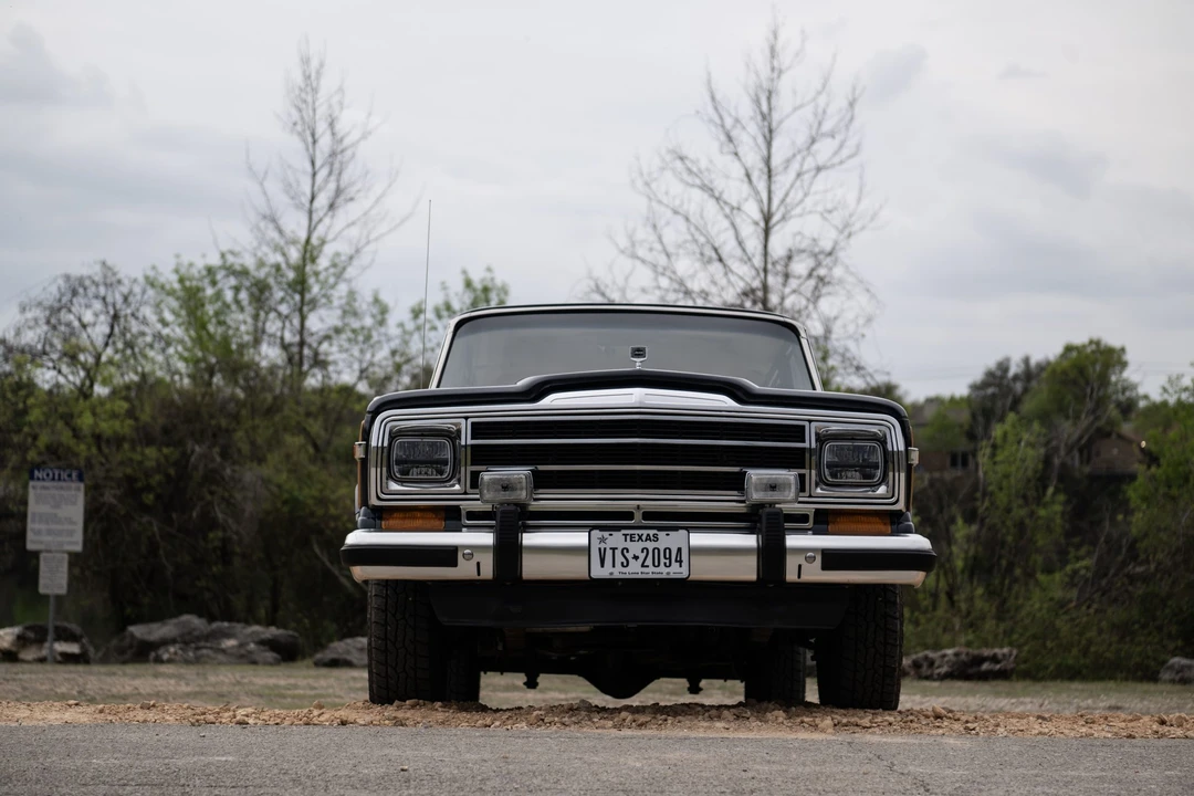 1987 Jeep SJ Grand Wagoneer - Image 26 of 31