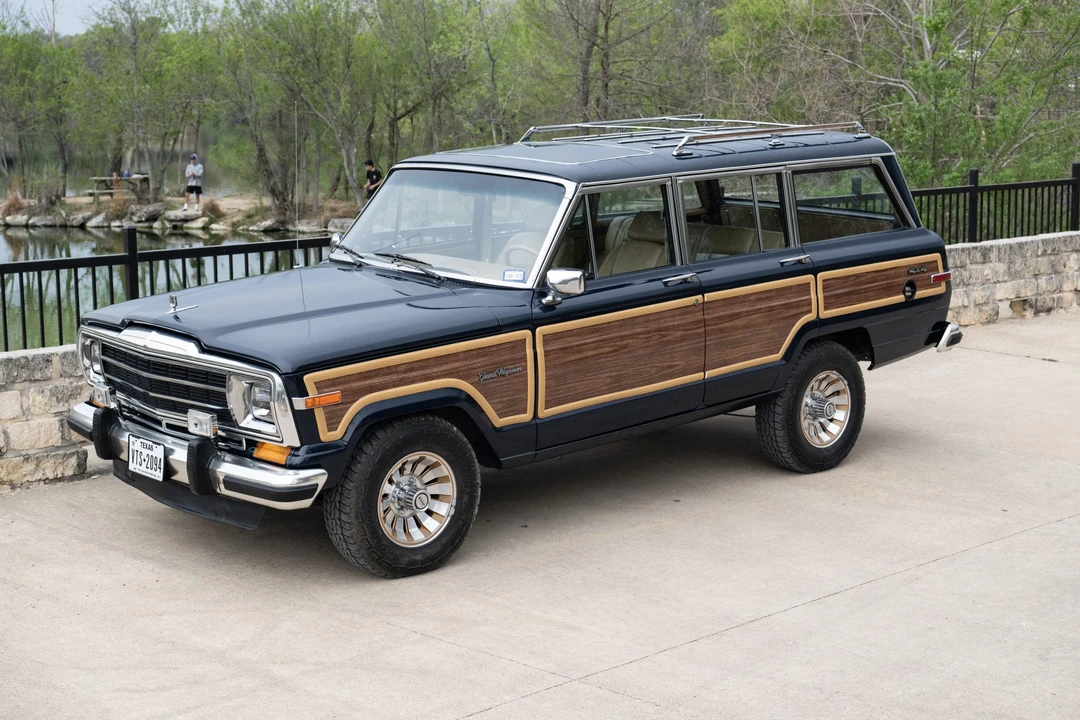 1987 Jeep SJ Grand Wagoneer - Image 22 of 31