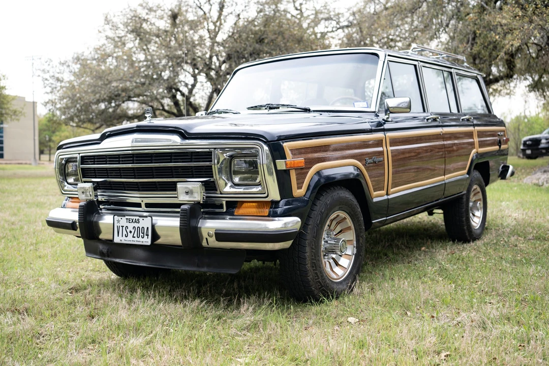 1987 Jeep SJ Grand Wagoneer - Image 3 of 31