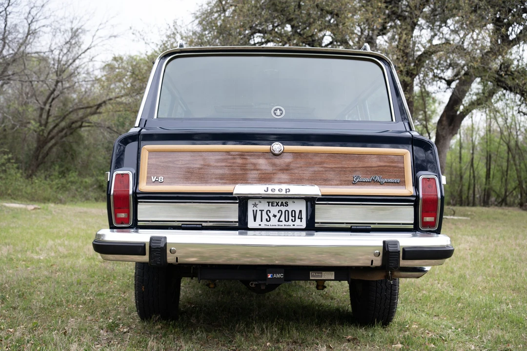 1987 Jeep SJ Grand Wagoneer - Image 10 of 31
