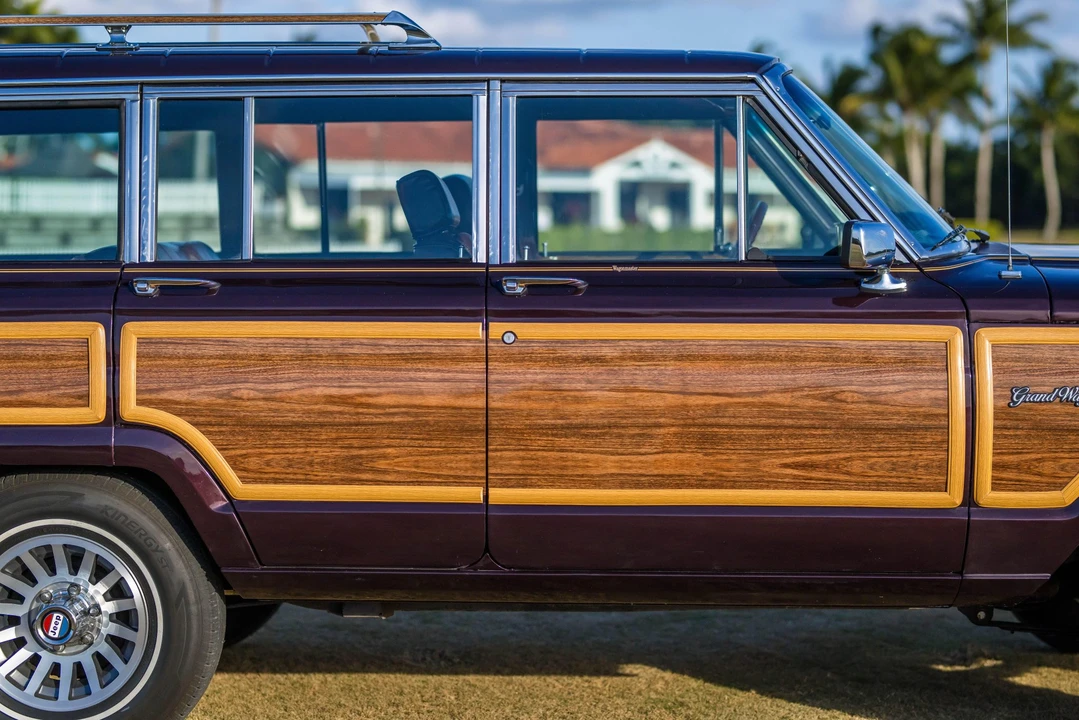 1990 Jeep SJ Grand Wagoneer - Image 23 of 31