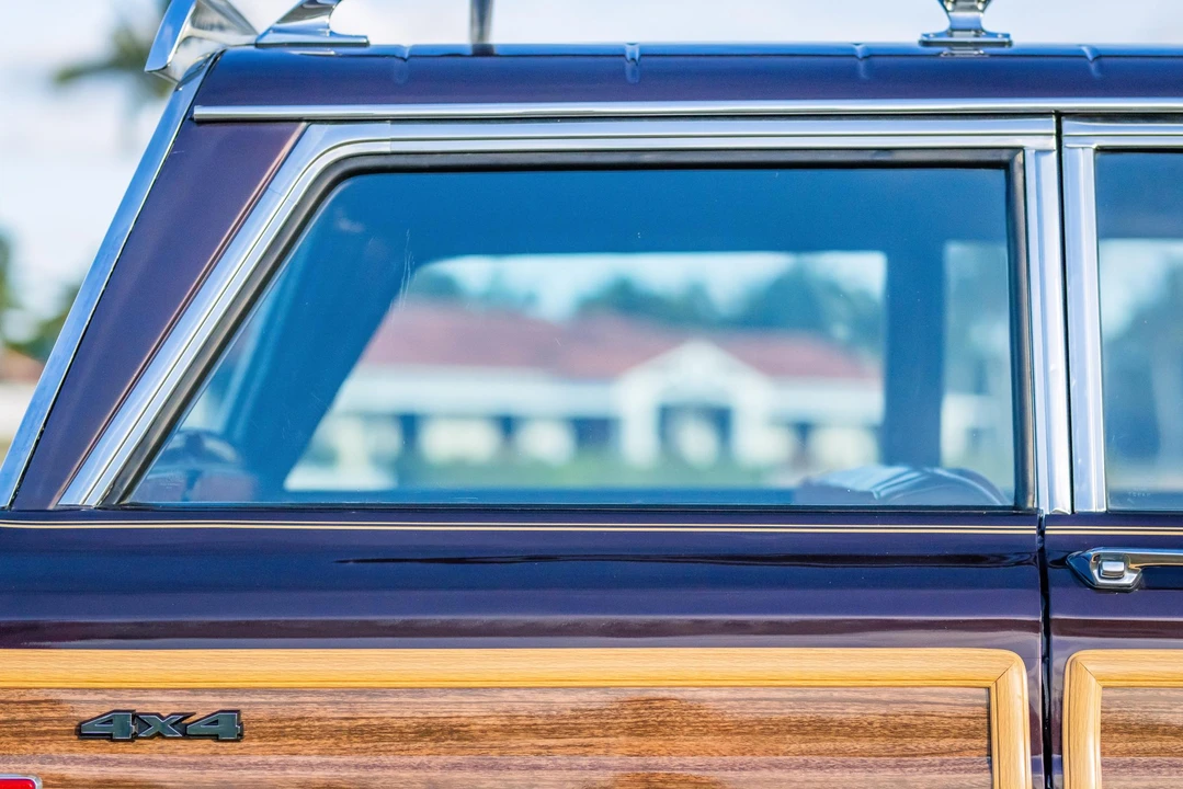 1990 Jeep SJ Grand Wagoneer - Image 26 of 31