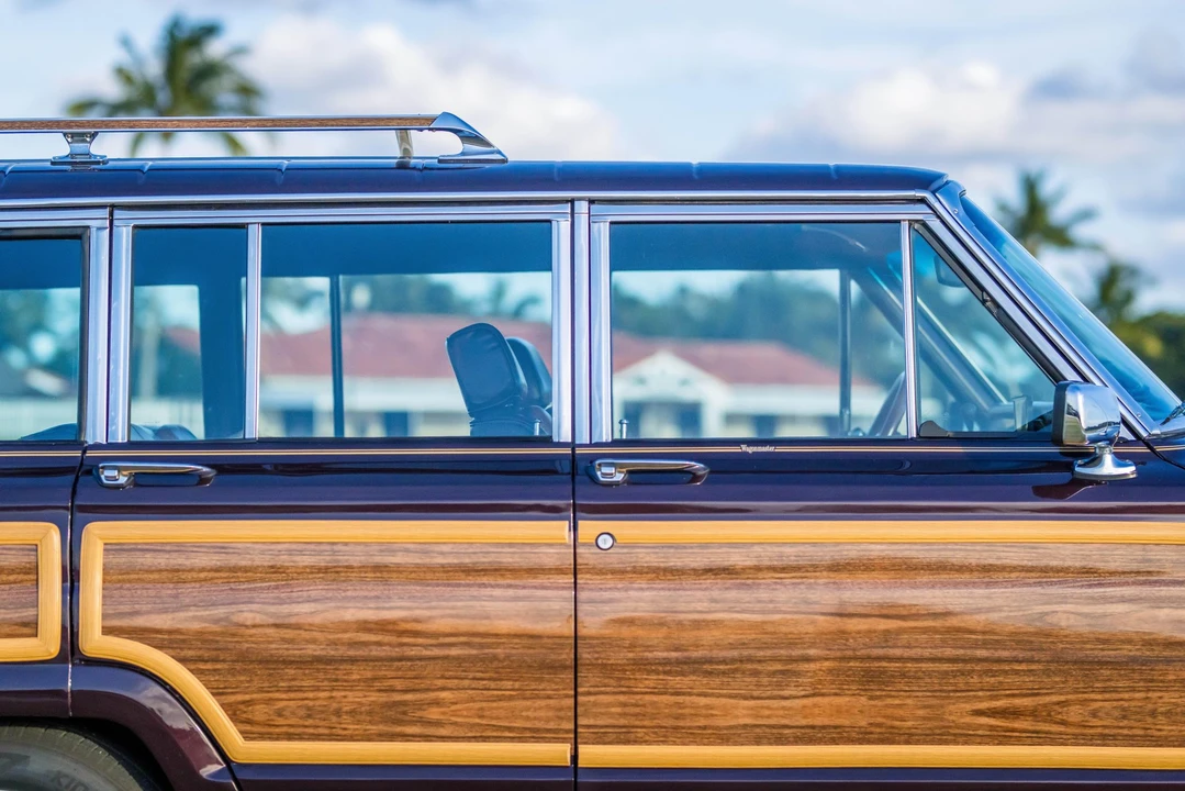 1990 Jeep SJ Grand Wagoneer - Image 24 of 31