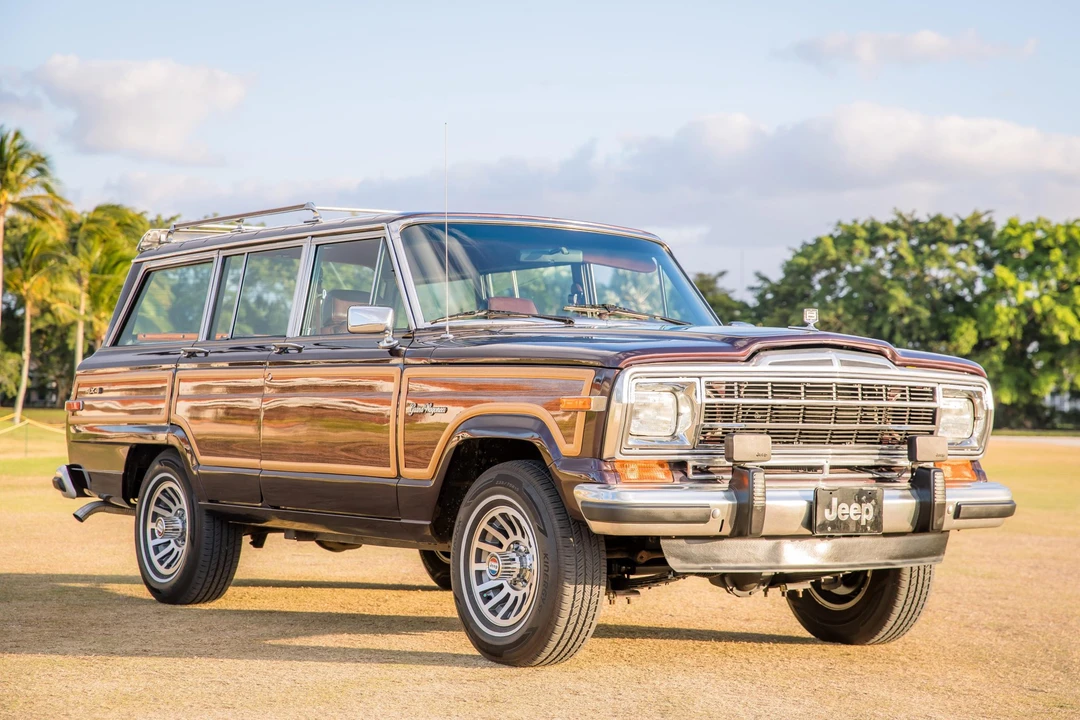 1990 Jeep SJ Grand Wagoneer - Image 3 of 31