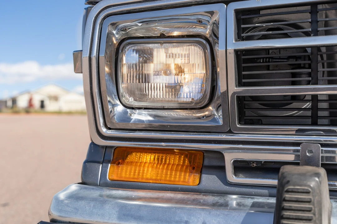 1991 Jeep SJ Grand Wagoneer - Image 15 of 31