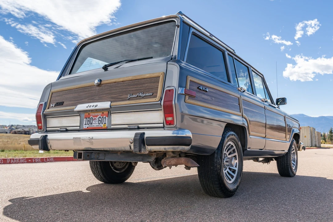 1991 Jeep SJ Grand Wagoneer - Image 11 of 31