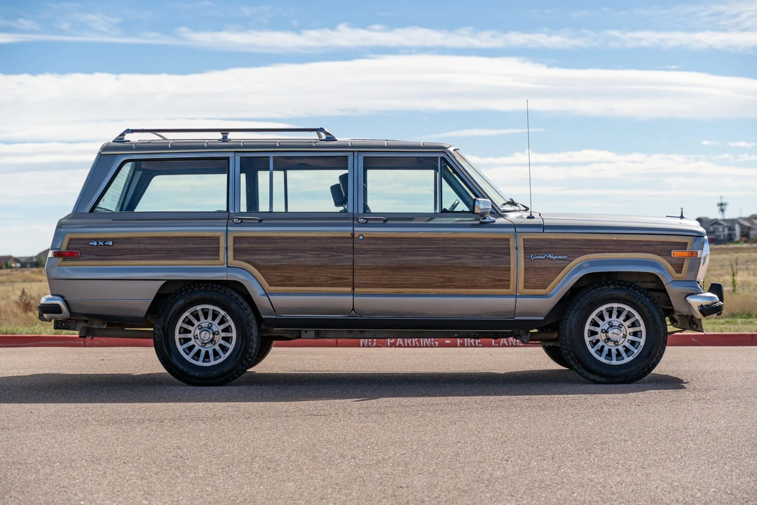1991 Jeep SJ Grand Wagoneer - Image 3 of 31