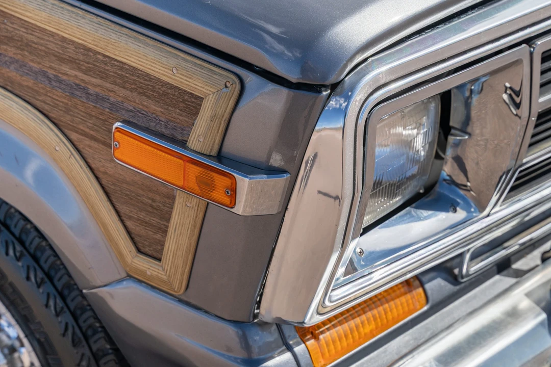 1991 Jeep SJ Grand Wagoneer - Image 17 of 31