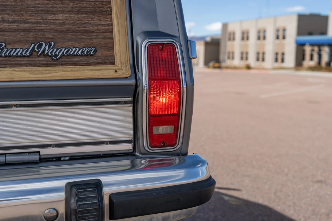 1991 Jeep SJ Grand Wagoneer - Image 21 of 31