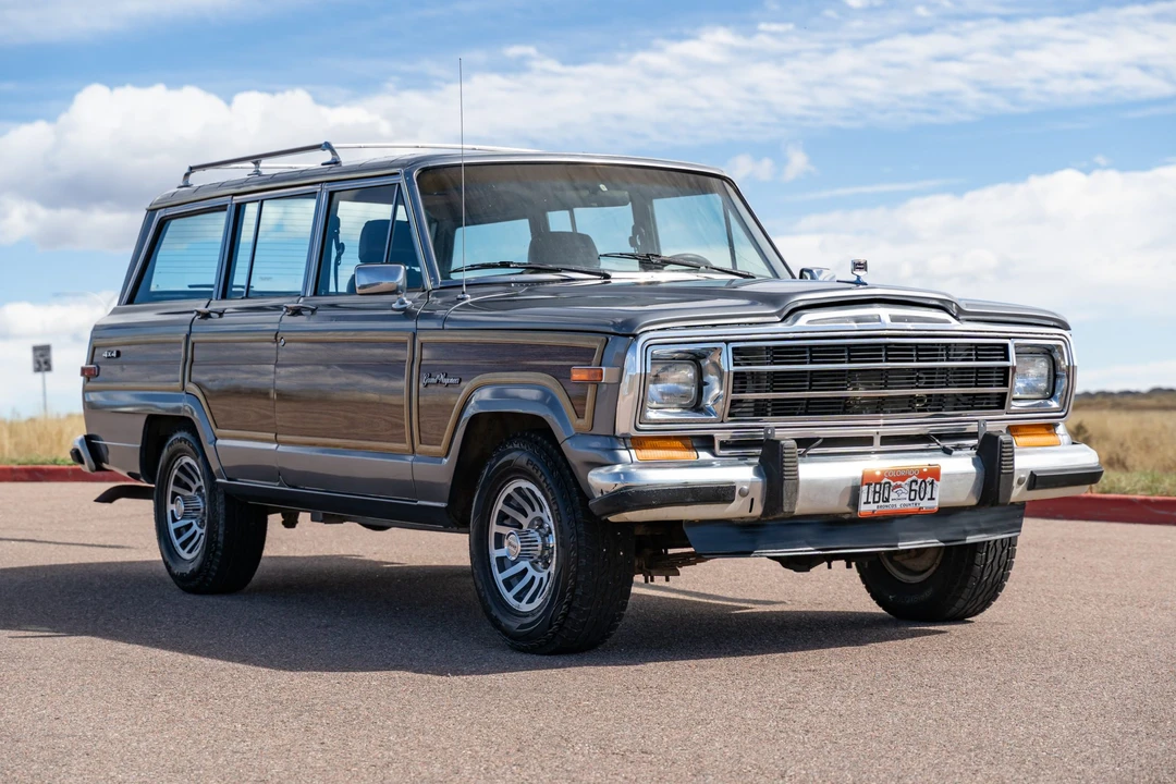 1991 Jeep SJ Grand Wagoneer - Image 2 of 31