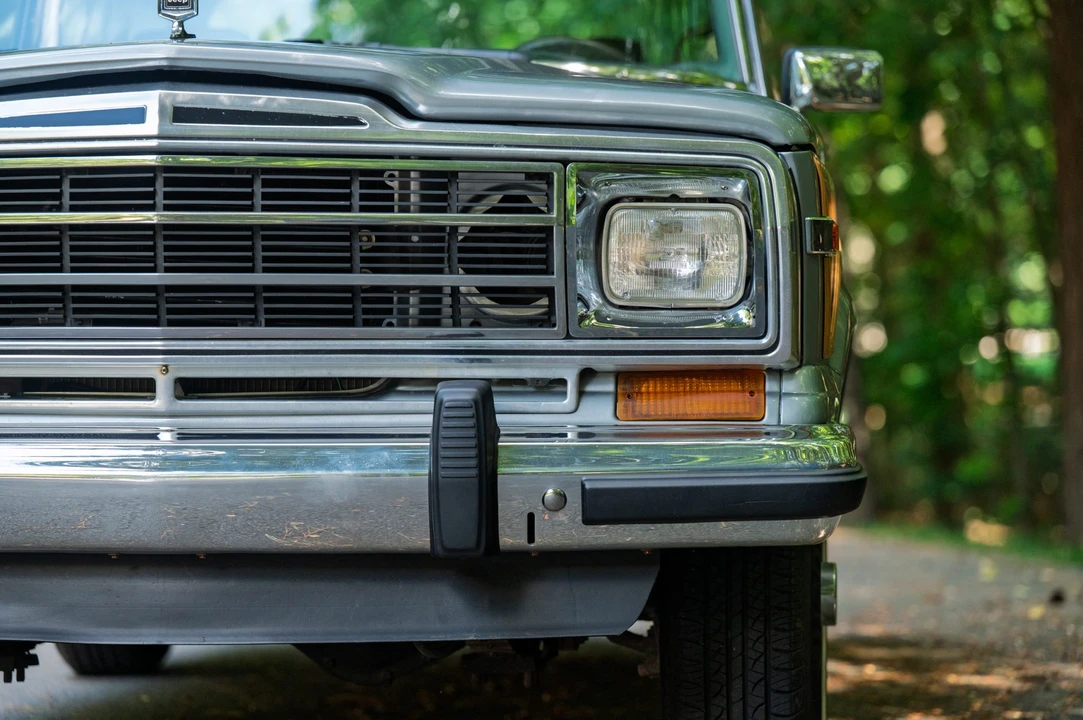 1991 Jeep SJ Grand Wagoneer - Image 18 of 31