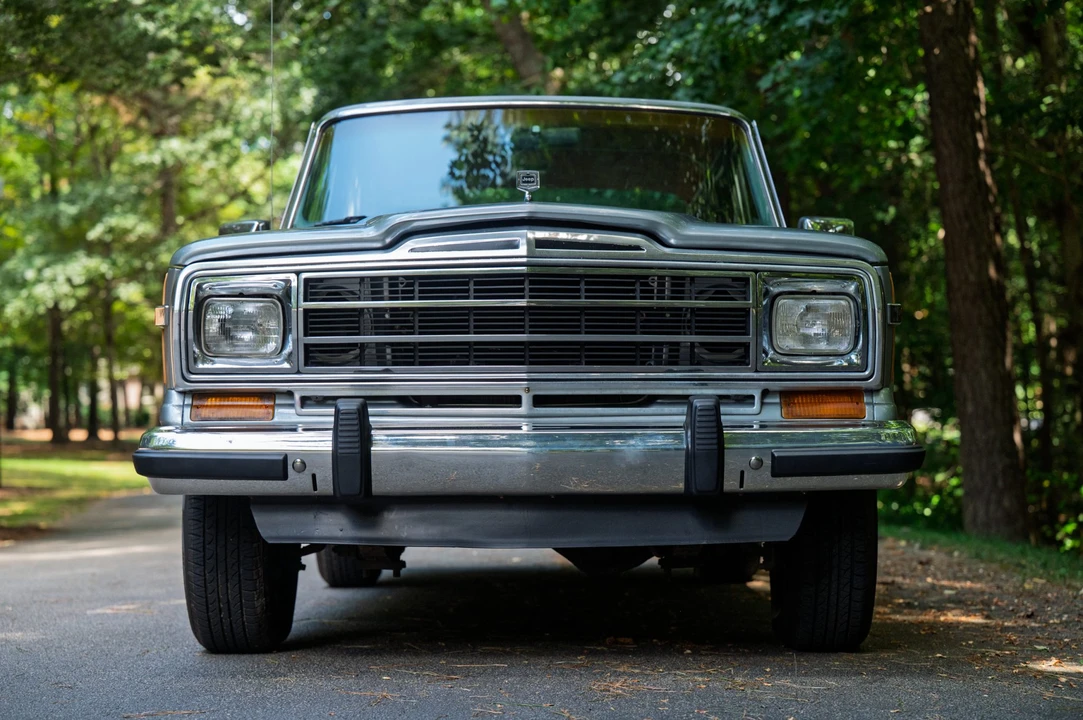 1991 Jeep SJ Grand Wagoneer - Image 4 of 31