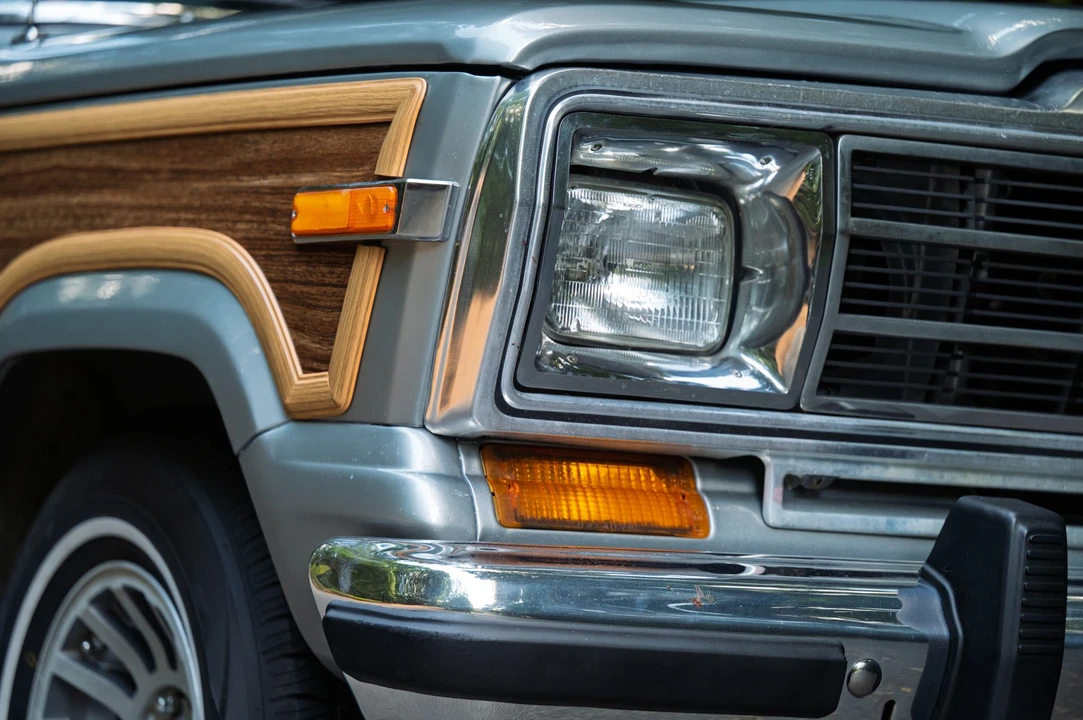 1991 Jeep SJ Grand Wagoneer - Image 22 of 31