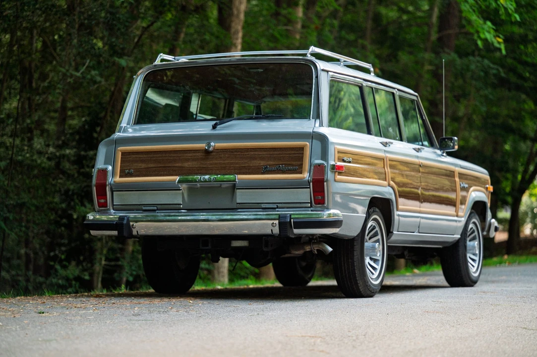 1991 Jeep SJ Grand Wagoneer - Image 13 of 31