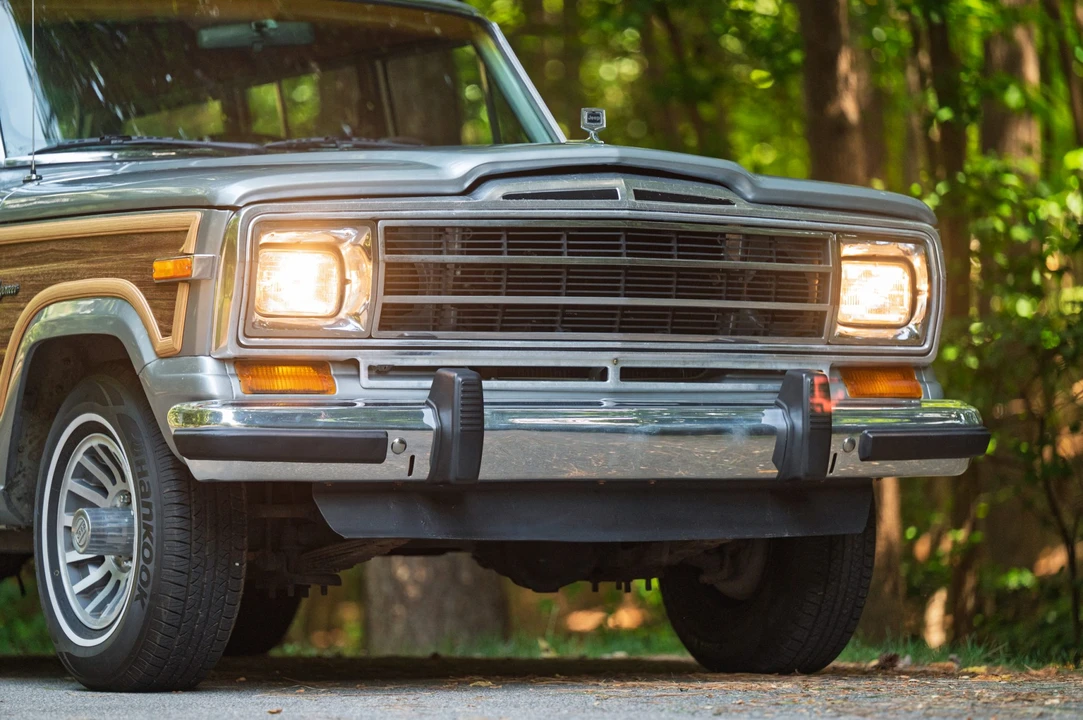 1991 Jeep SJ Grand Wagoneer - Image 19 of 31