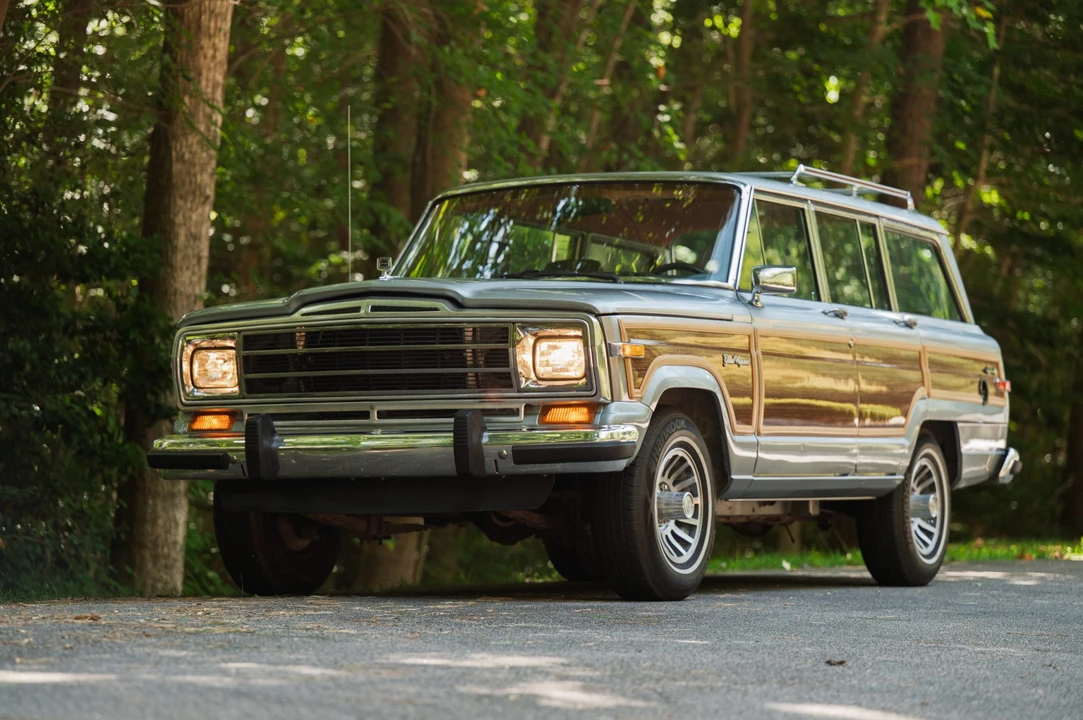 1991 Jeep SJ Grand Wagoneer - Image 2 of 31