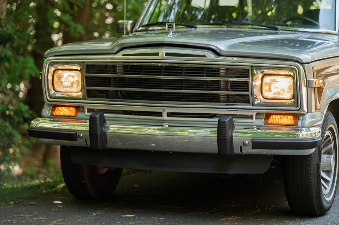 1991 Jeep SJ Grand Wagoneer - Image 20 of 31