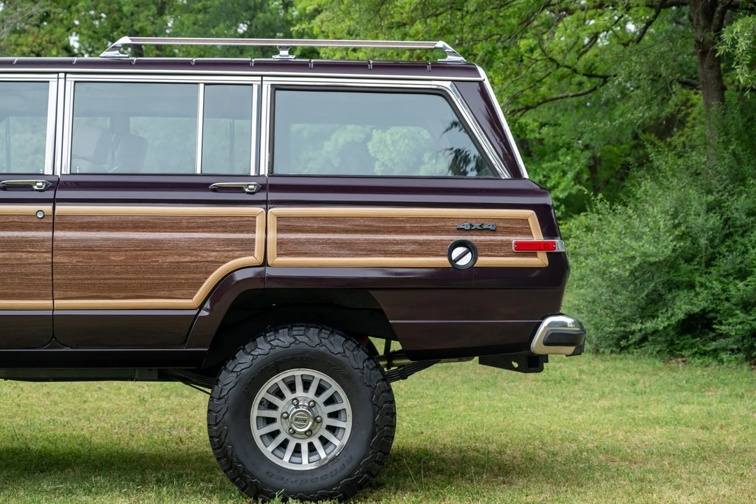1991 Jeep SJ Grand Wagoneer - Image 16 of 31