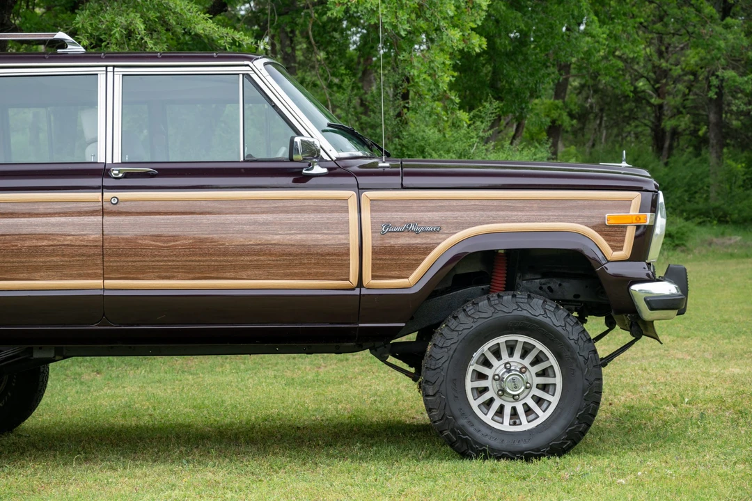 1991 Jeep SJ Grand Wagoneer - Image 19 of 31