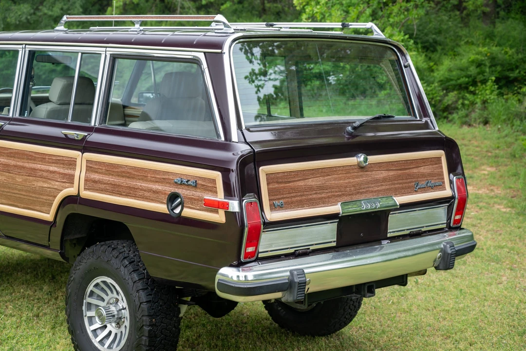1991 Jeep SJ Grand Wagoneer - Image 17 of 31