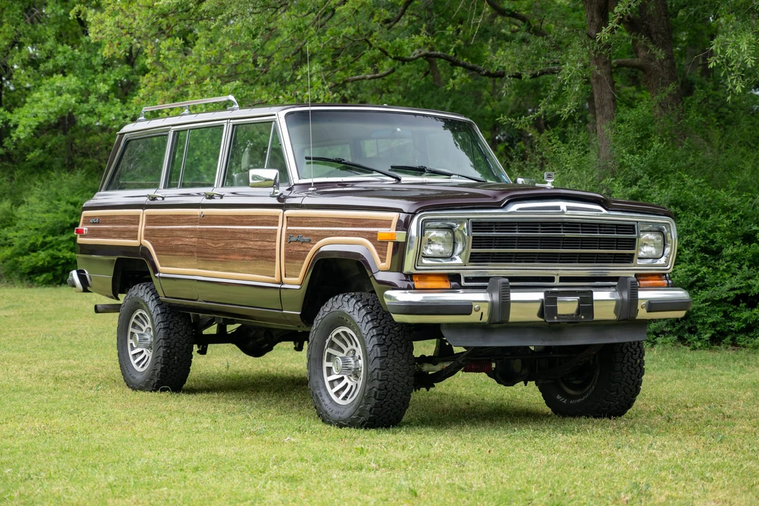 1991 Jeep SJ Grand Wagoneer - Image 9 of 31