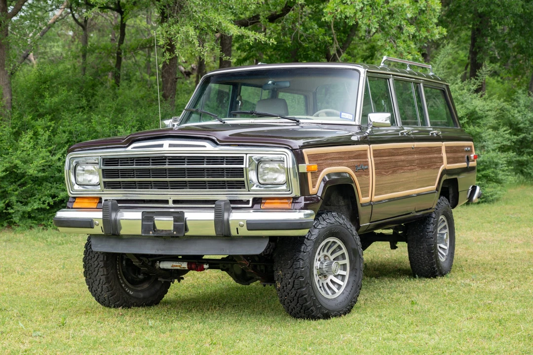 1991 Jeep SJ Grand Wagoneer - Image 2 of 31
