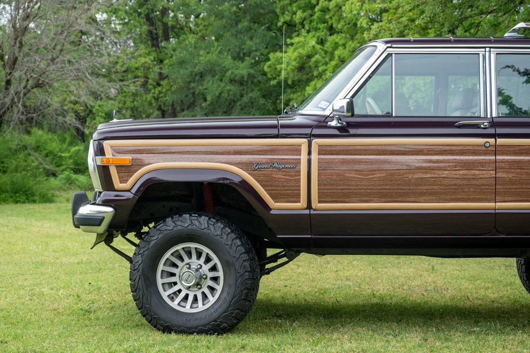 1991 Jeep SJ Grand Wagoneer - Image 15 of 31