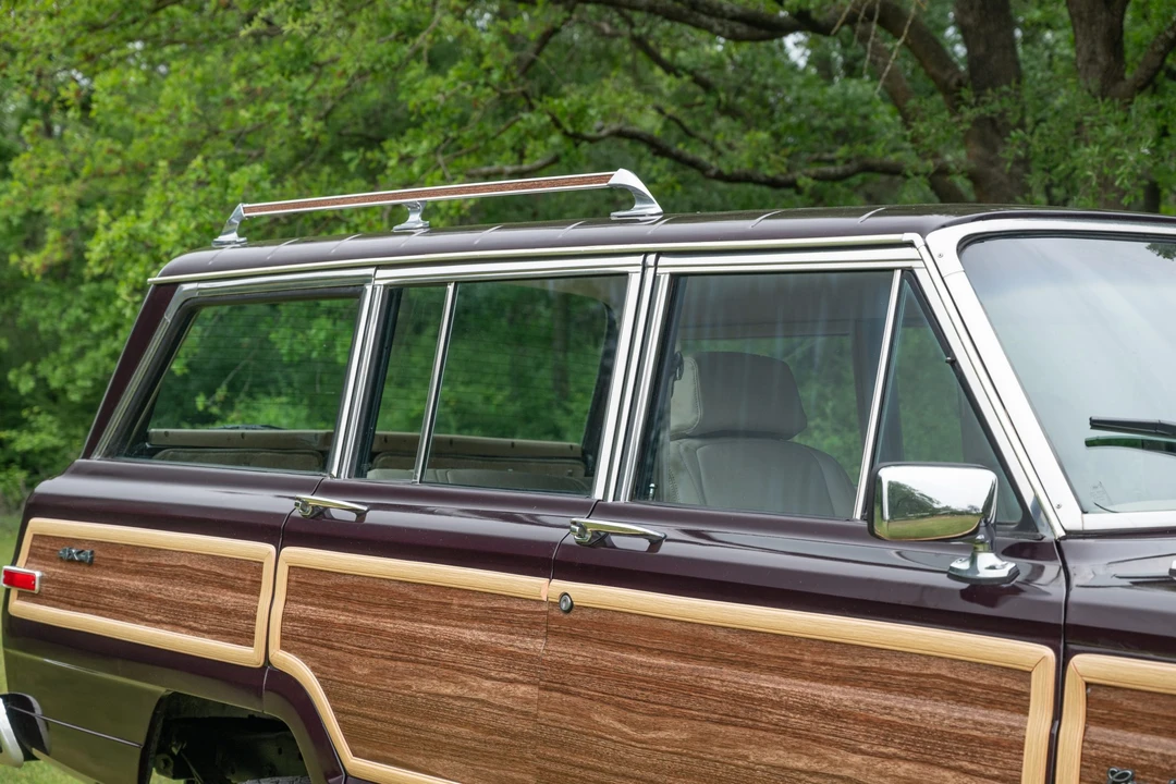 1991 Jeep SJ Grand Wagoneer - Image 28 of 31