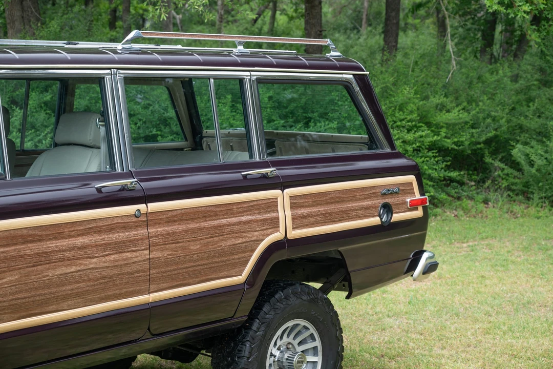 1991 Jeep SJ Grand Wagoneer - Image 24 of 31