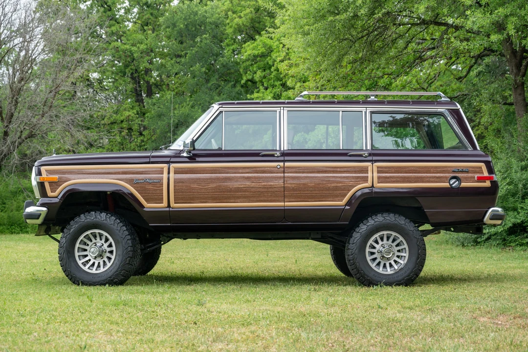 1991 Jeep SJ Grand Wagoneer - Image 4 of 31