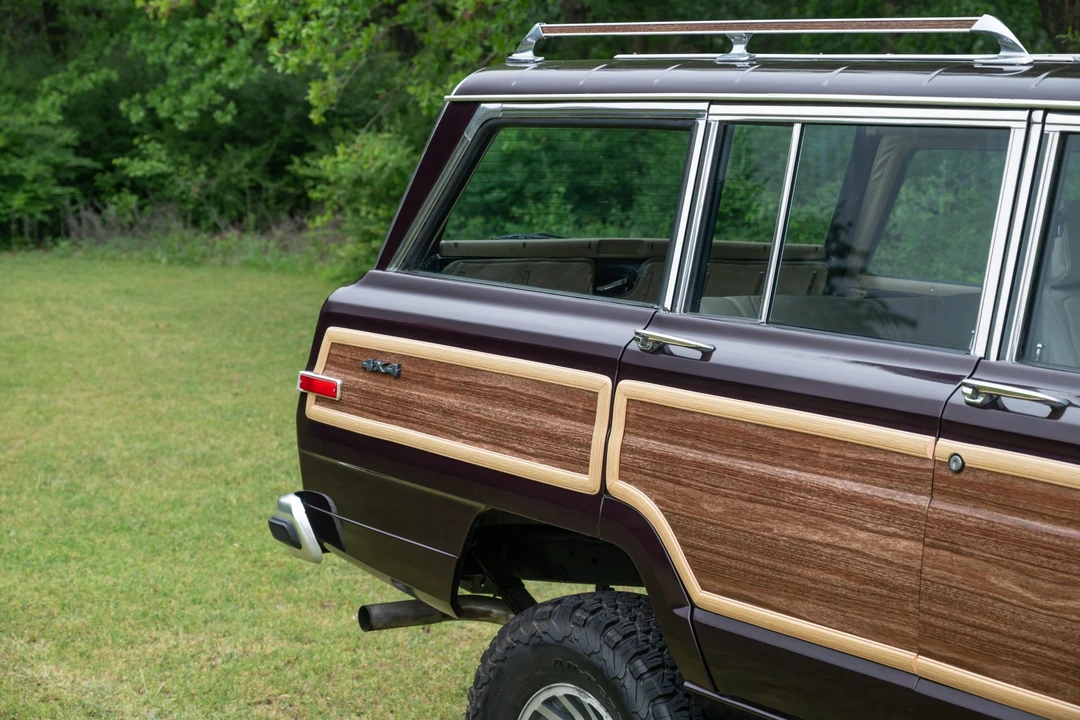 1991 Jeep SJ Grand Wagoneer - Image 25 of 31