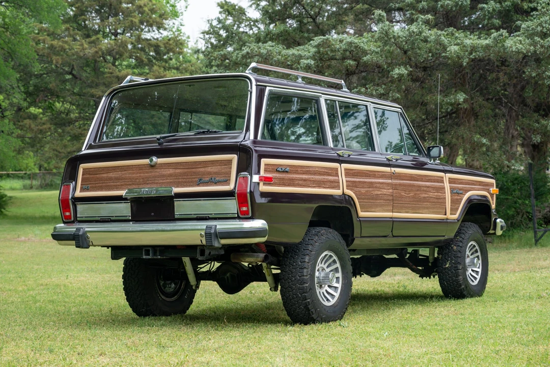 1991 Jeep SJ Grand Wagoneer - Image 7 of 31