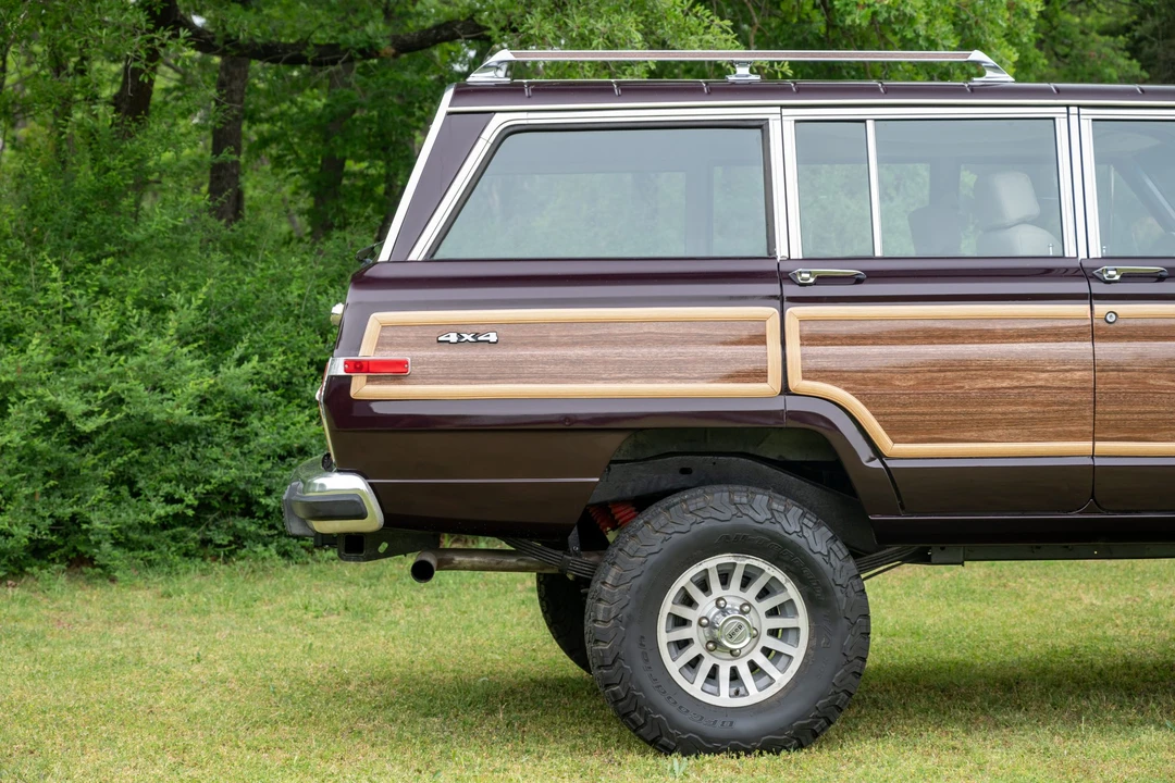 1991 Jeep SJ Grand Wagoneer - Image 18 of 31