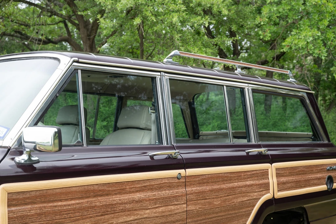 1991 Jeep SJ Grand Wagoneer - Image 22 of 31
