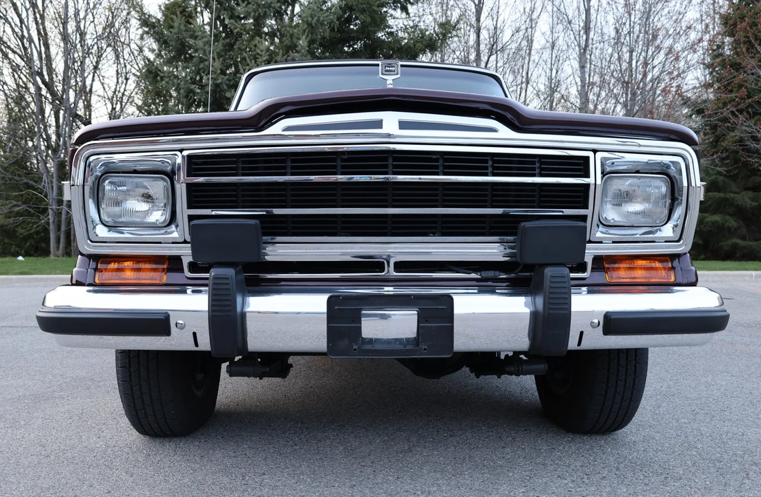 1991 Jeep SJ Grand Wagoneer - Image 5 of 31