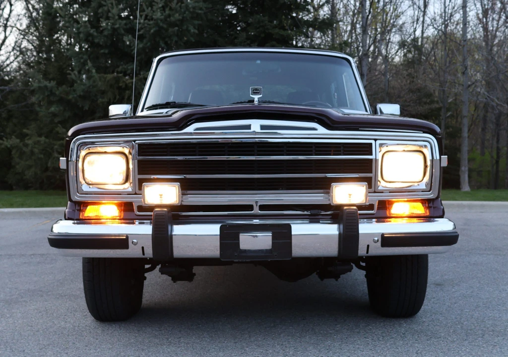 1991 Jeep SJ Grand Wagoneer - Image 6 of 31