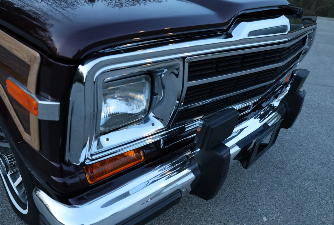 1991 Jeep SJ Grand Wagoneer - Image 25 of 31