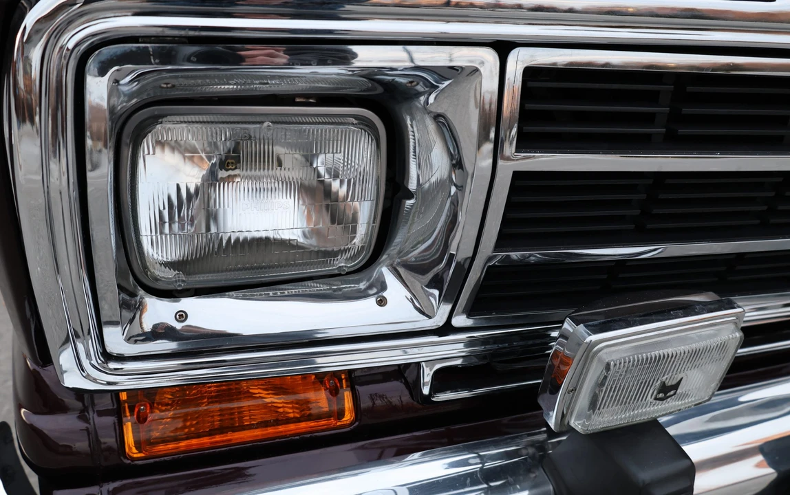 1991 Jeep SJ Grand Wagoneer - Image 26 of 31