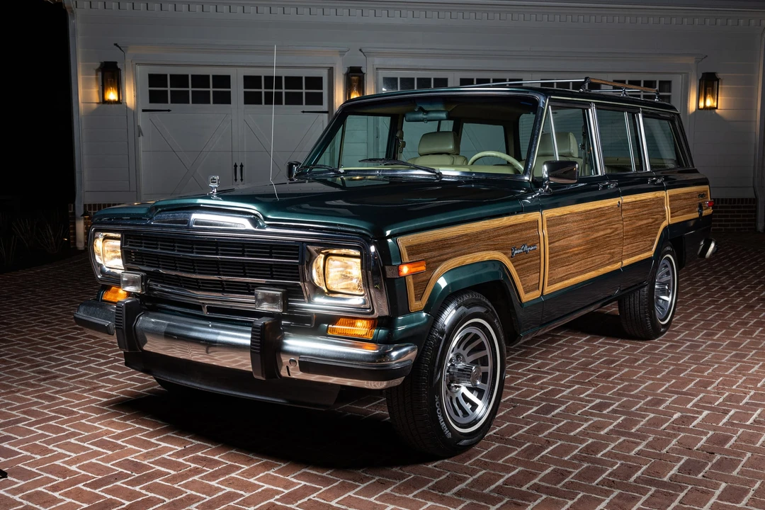 1991 Jeep SJ Grand Wagoneer - Image 5 of 31