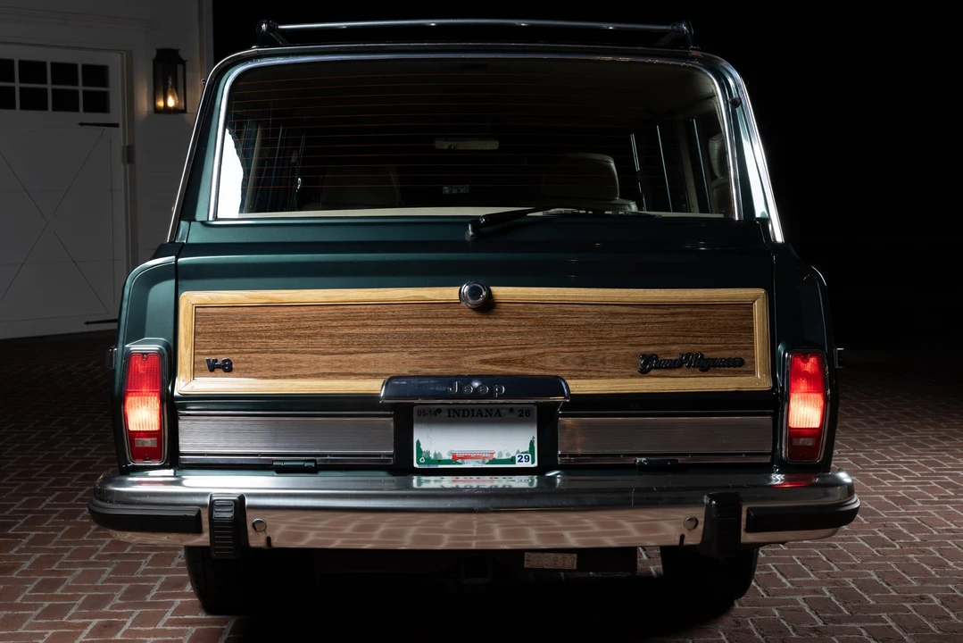1991 Jeep SJ Grand Wagoneer - Image 21 of 31