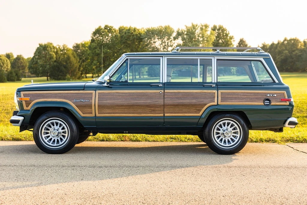 1991 Jeep SJ Grand Wagoneer - Image 16 of 31