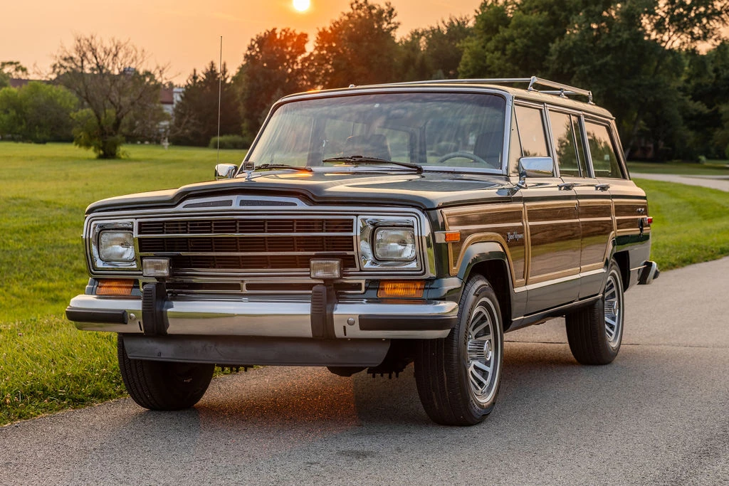 1991 Jeep SJ Grand Wagoneer - Image 2 of 31