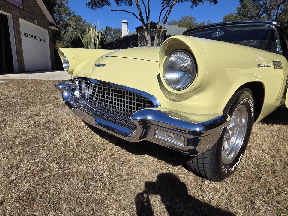 1957 Ford Thunderbird 1st Gen - Image 21 of 31