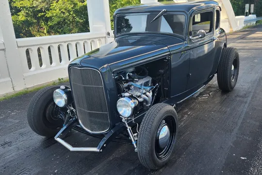 1932 Ford Hot Rod Highboy 5-Window Coupe